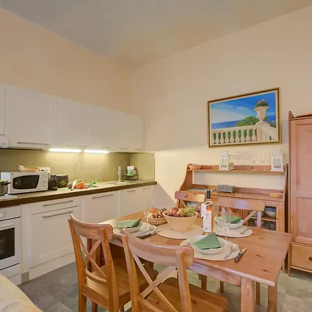 Azzurra Front - Happy Apartment