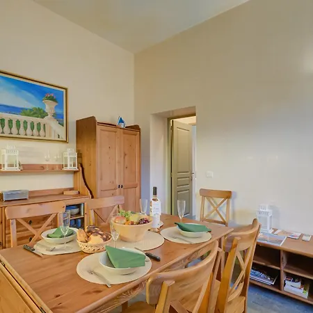 Apartment Azzurra Front - Happy *