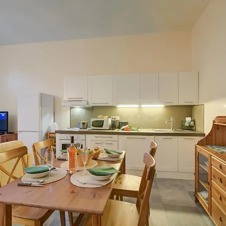 Azzurra Front - Happy * Сен-Тропе