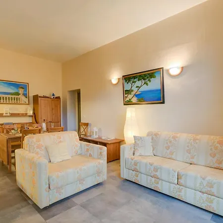アパート Villa Azzurra Front Beach - Pool - Happy Rentals *