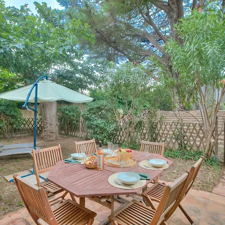 Villa Azzurra Front Beach - Pool - Happy Rentals *